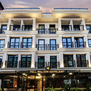 فندق Pell Palace &